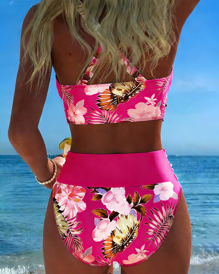 Bikini mit kontrastierendem Blumenmuster und Schlitz