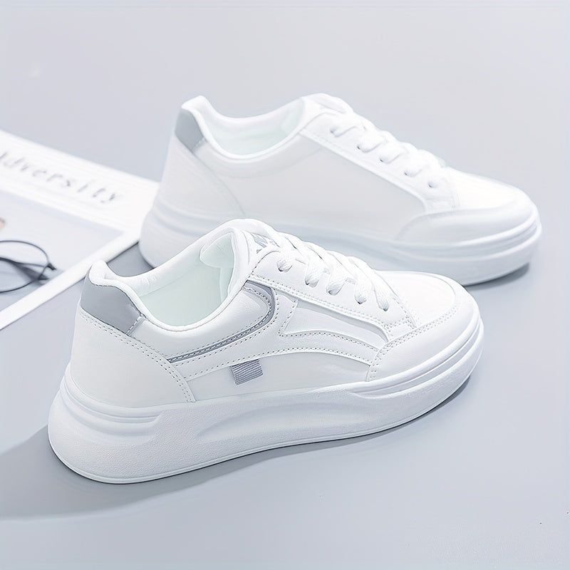 Schicke weiße Sneakers mit leichtem Komfort