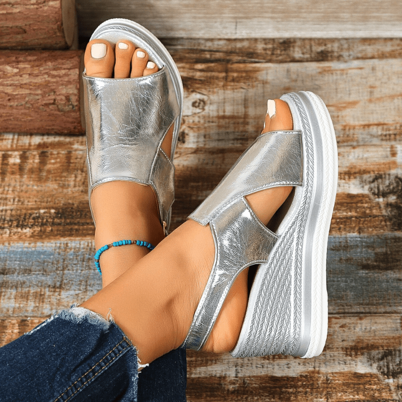 Baylie - Stilvolle Metall-Sandalen