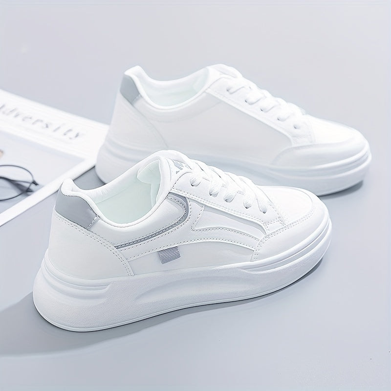 Schicke weiße Sneakers mit leichtem Komfort