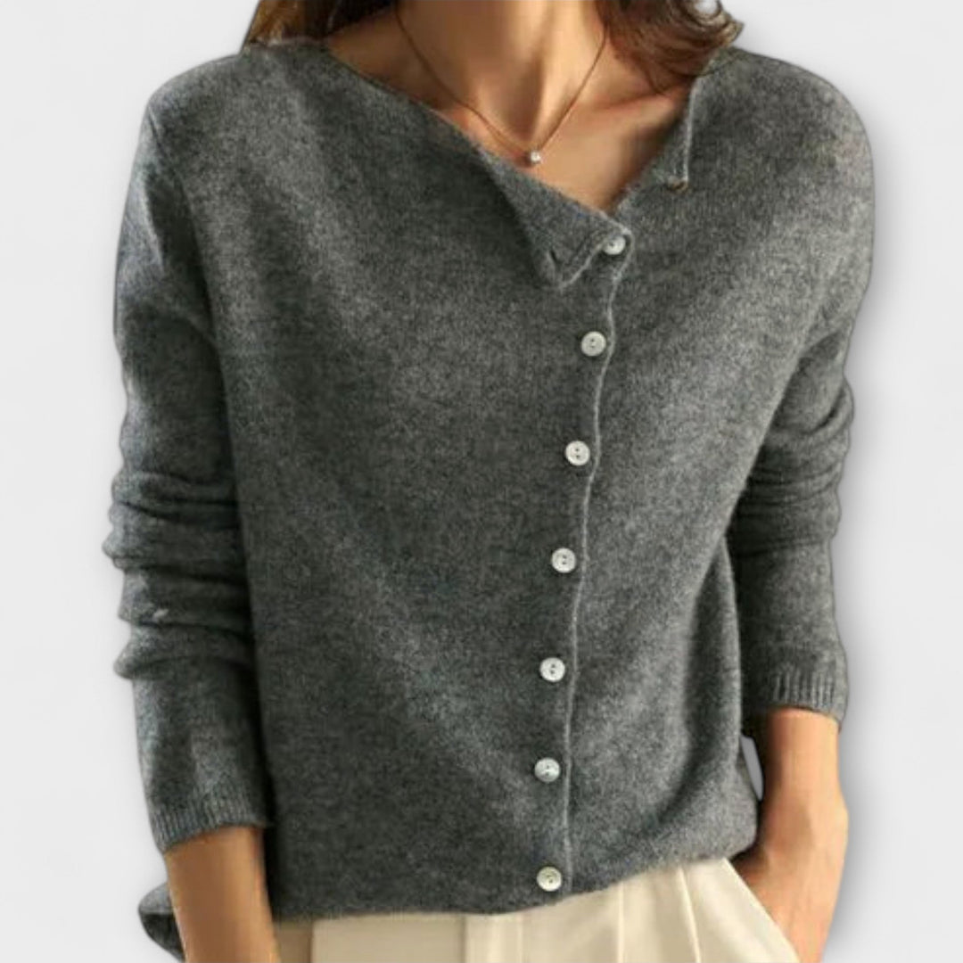 Isabelle - Grundlegender grauer Pullover mit Knopfleiste und V-Ausschnitt