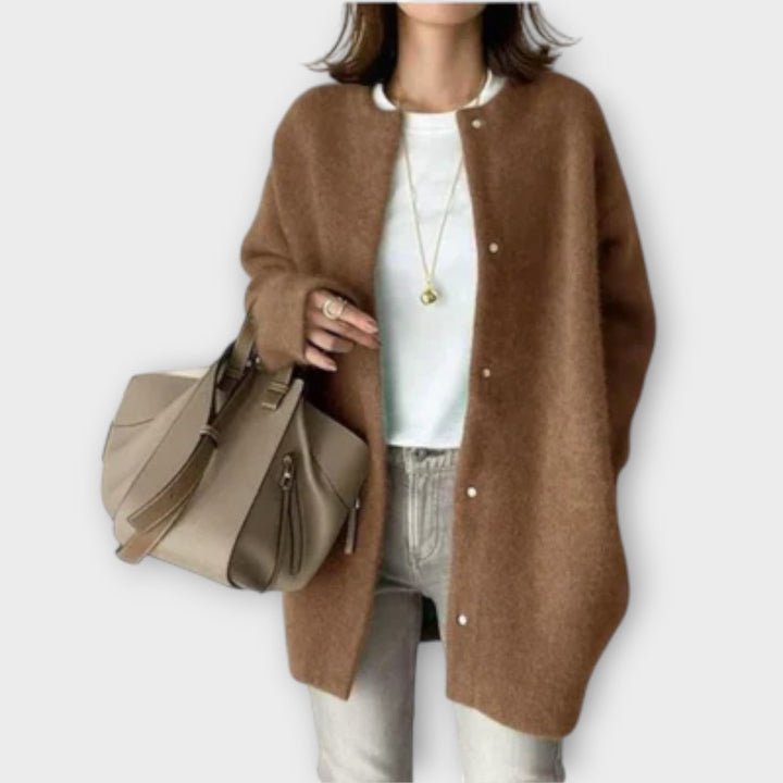 Lilly - Eleganter brauner Cardigan mit Knopfleiste