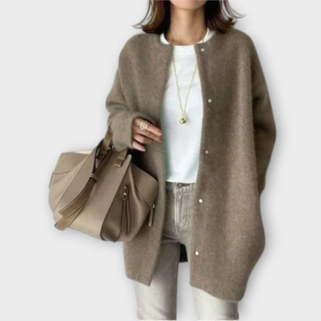 Lilly - Eleganter brauner Cardigan mit Knopfleiste