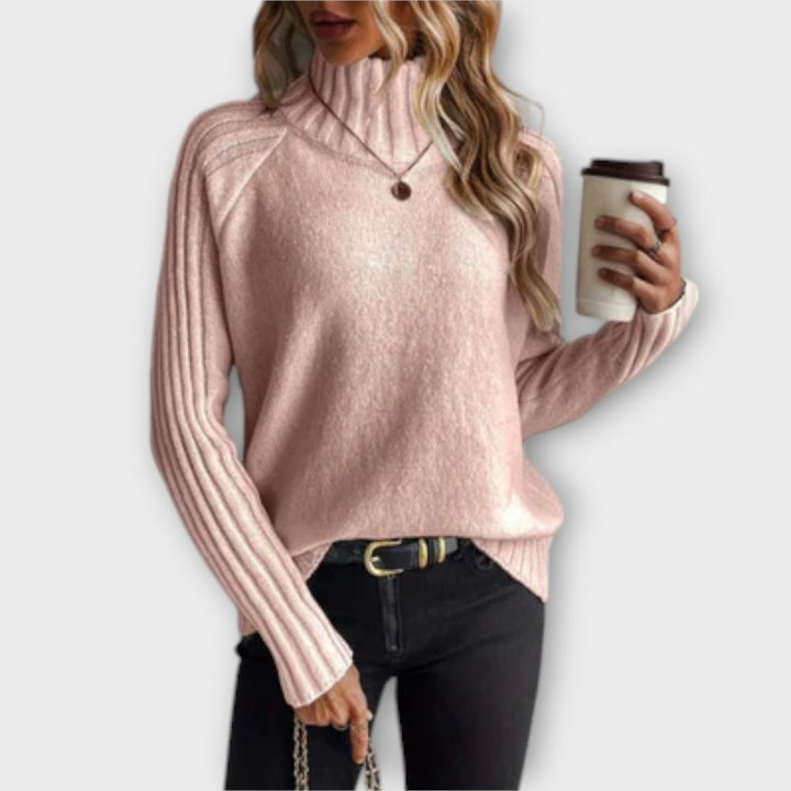 Hannah - Eleganter weißer Pullover mit Stehkragen