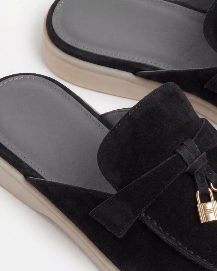 Mule Mediterraneo in schwarzem Wildleder