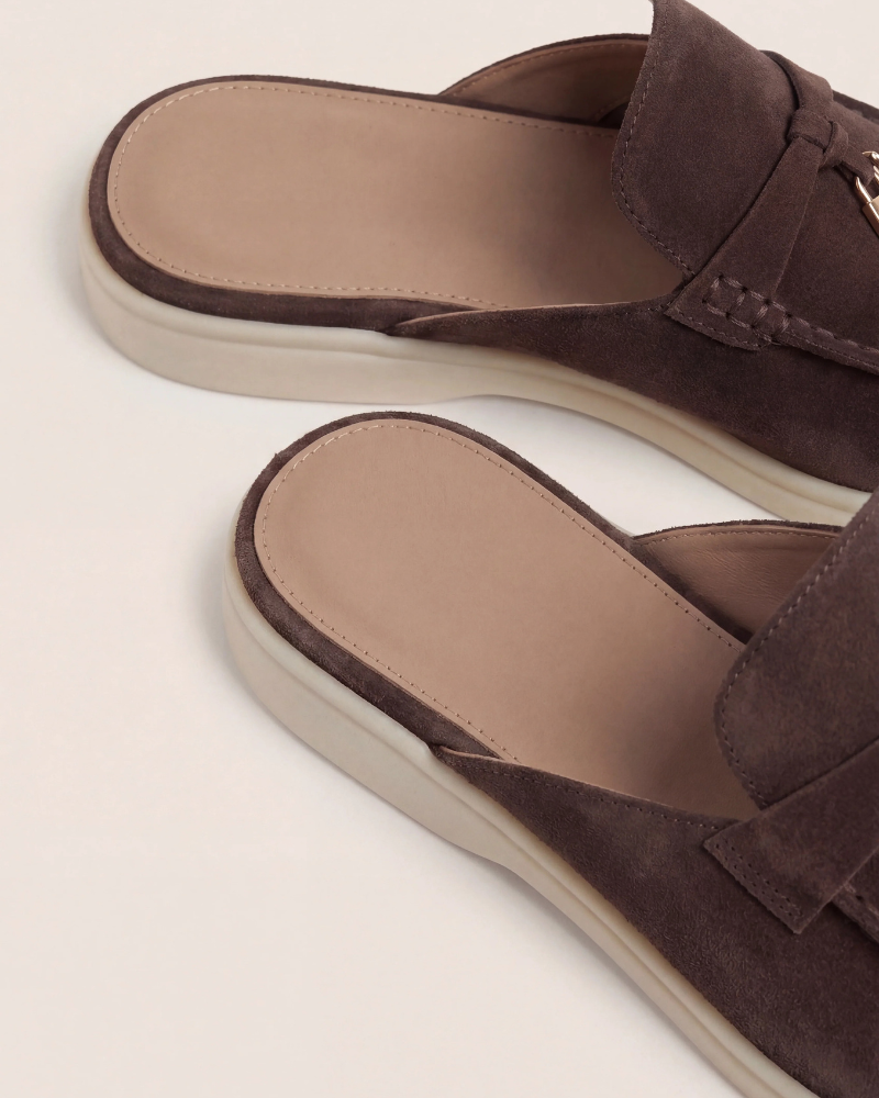 Mule Mediterraneo in braunem Wildleder