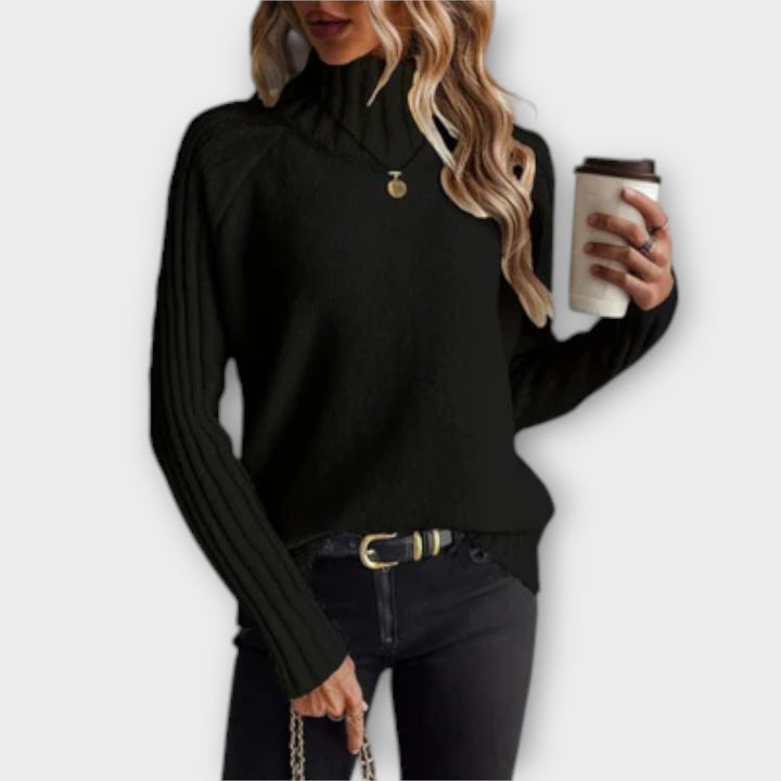 Hannah - Eleganter weißer Pullover mit Stehkragen