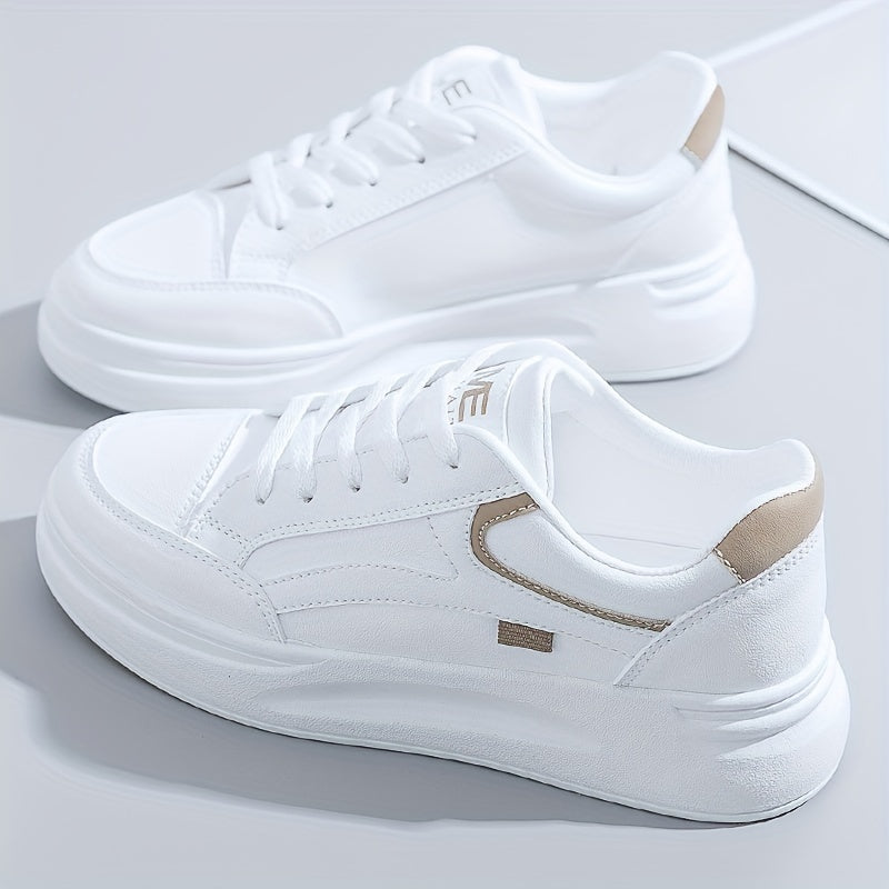 Schicke weiße Sneakers mit leichtem Komfort