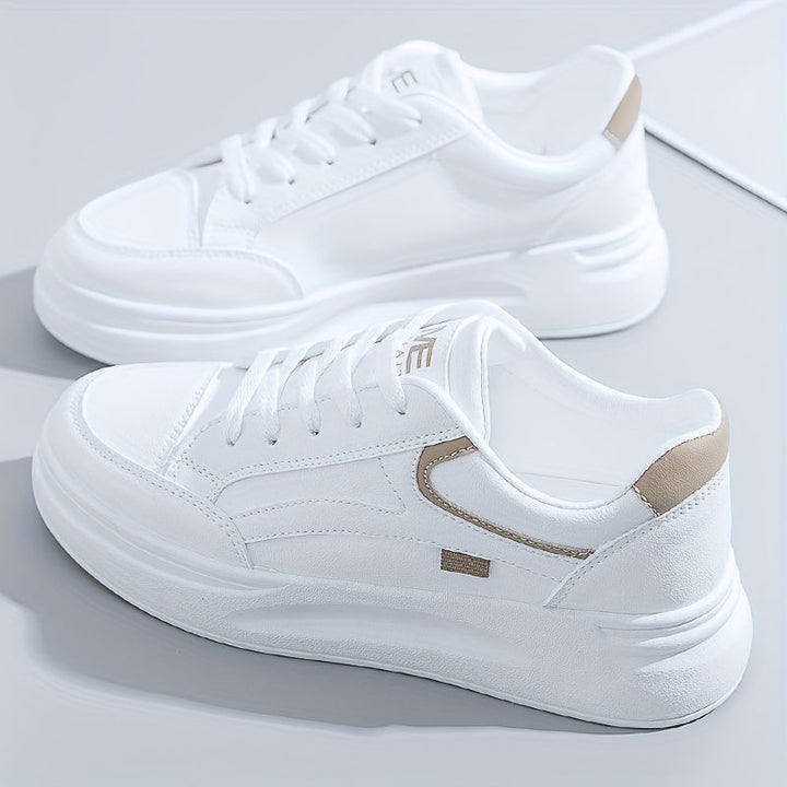Schicke weiße Sneakers mit leichtem Komfort