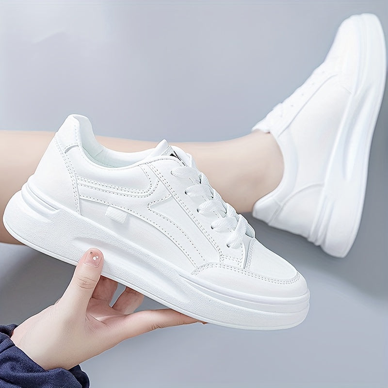 Schicke weiße Sneakers mit leichtem Komfort