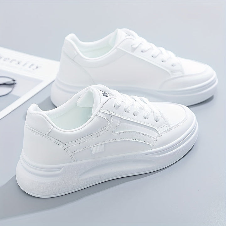 Schicke weiße Sneakers mit leichtem Komfort
