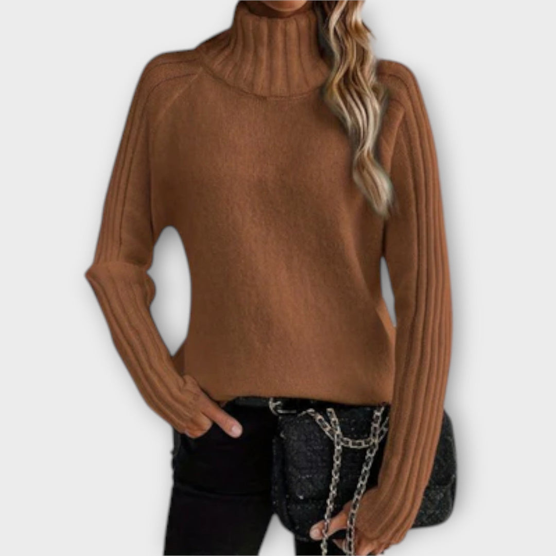 Hannah - Eleganter weißer Pullover mit Stehkragen