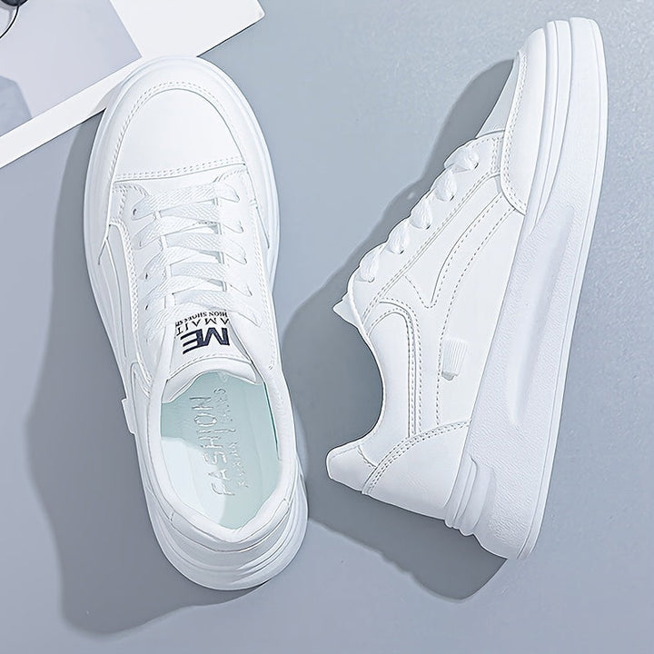 Schicke weiße Sneakers mit leichtem Komfort