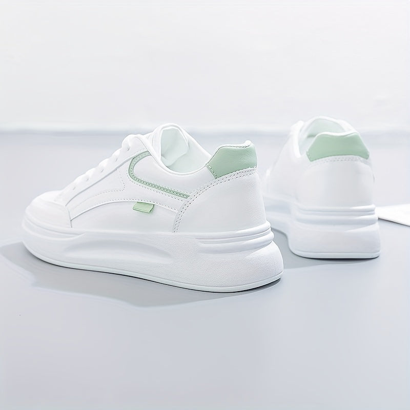 Schicke weiße Sneakers mit leichtem Komfort