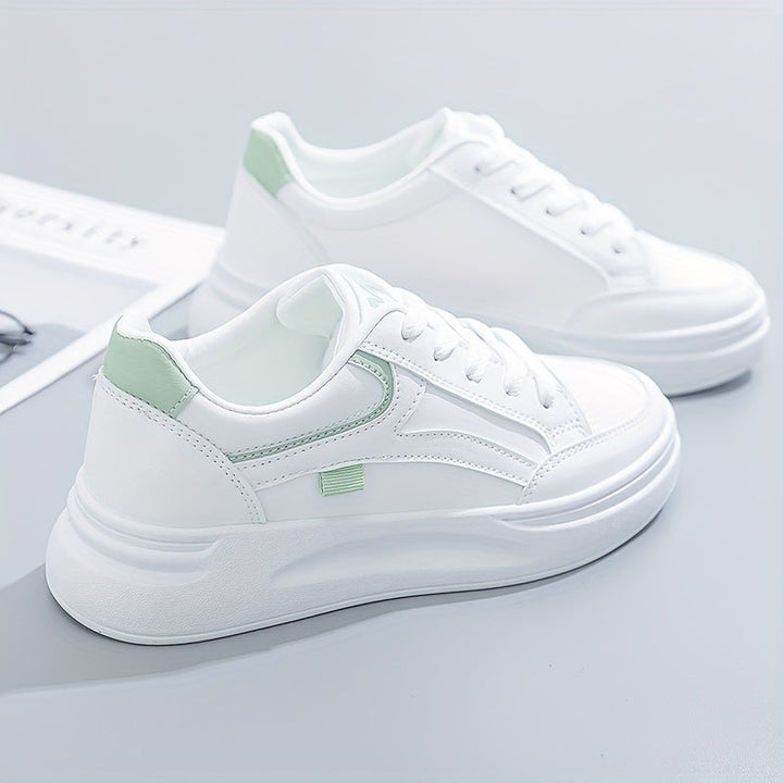 Schicke weiße Sneakers mit leichtem Komfort