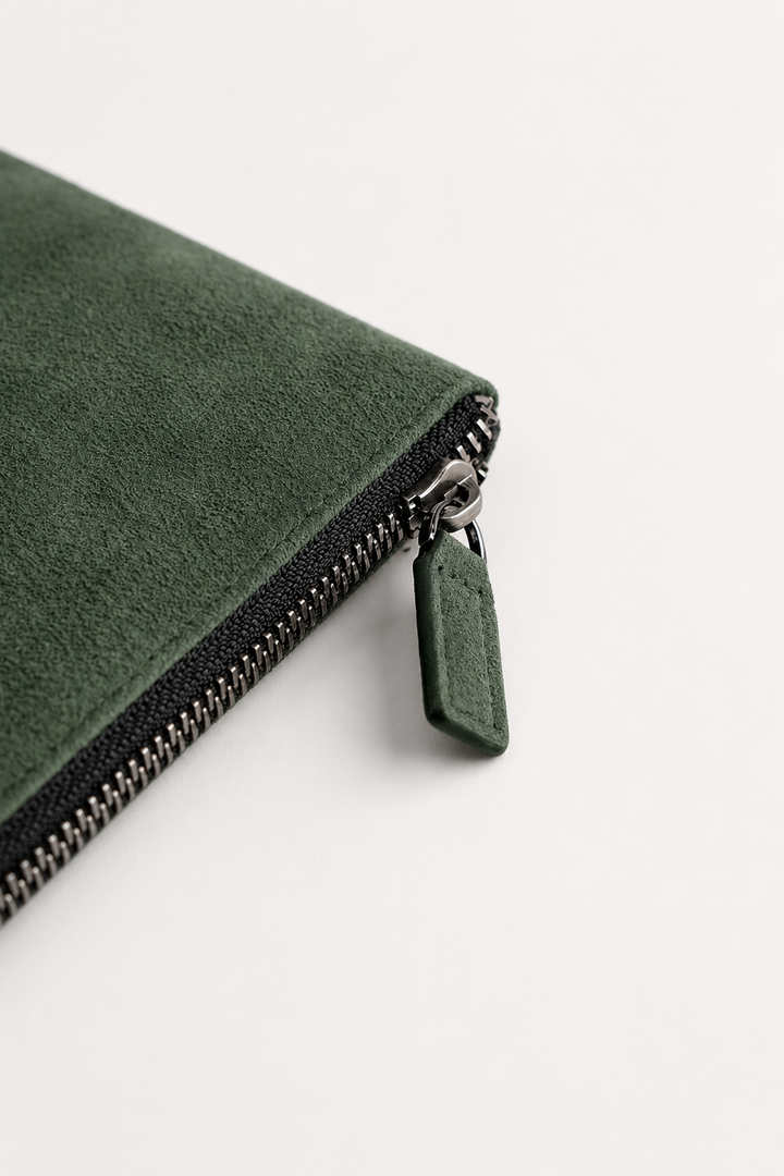 Clutch Tasche Alcantara Nachtgrün