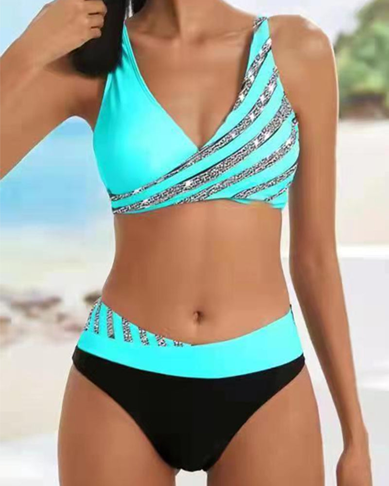 Mona - Bikini mit einem Print in Warmen Tönen