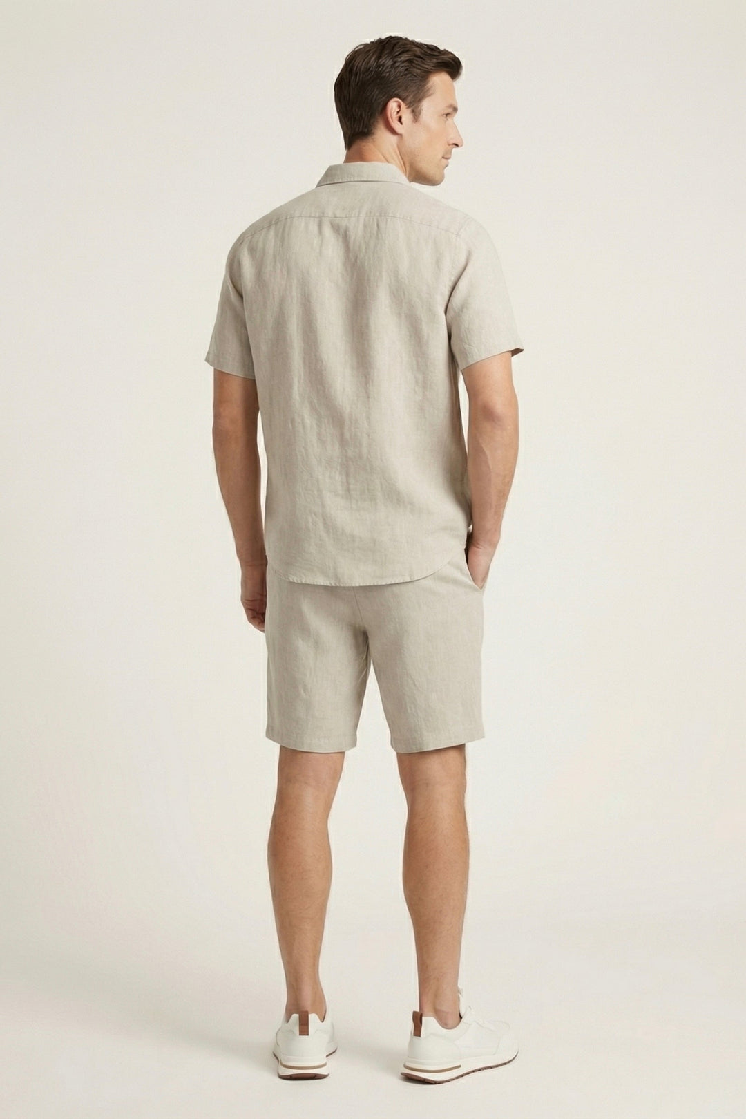 Beige Leinenhemd und Shorts aus Verona