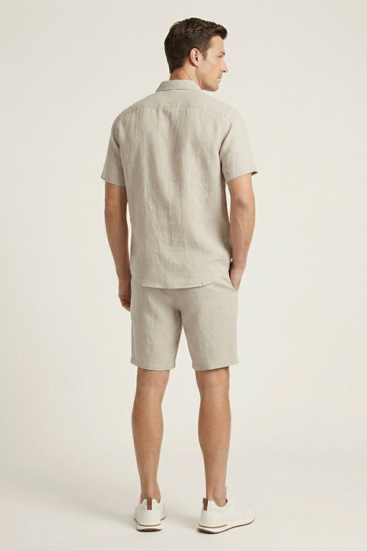Beige Leinenhemd und Shorts aus Verona