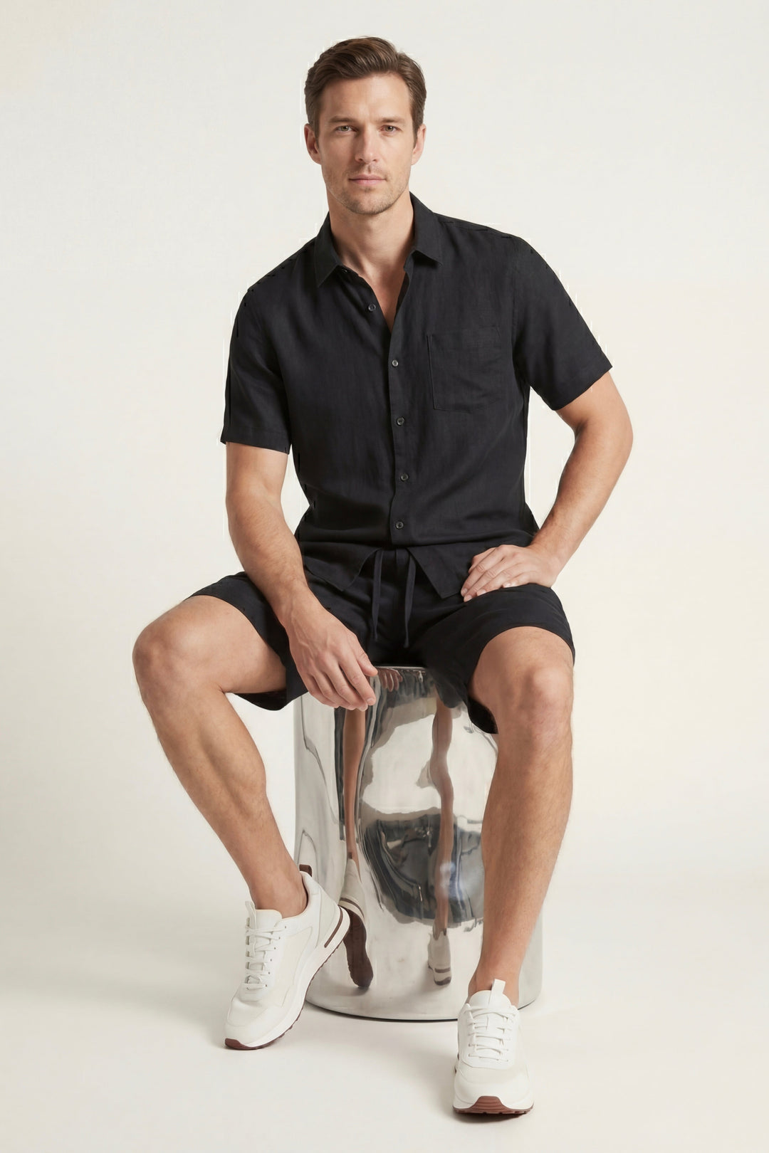 Schwarze Leinenhemd und Shorts aus Verona