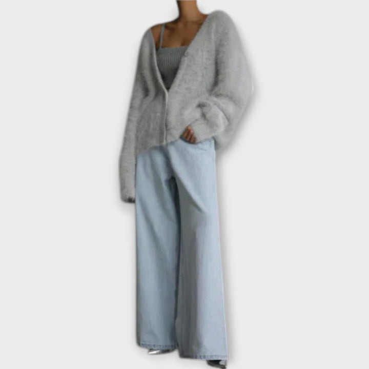 Dahlia - Eleganter Cardigan aus beigem Kunstfell