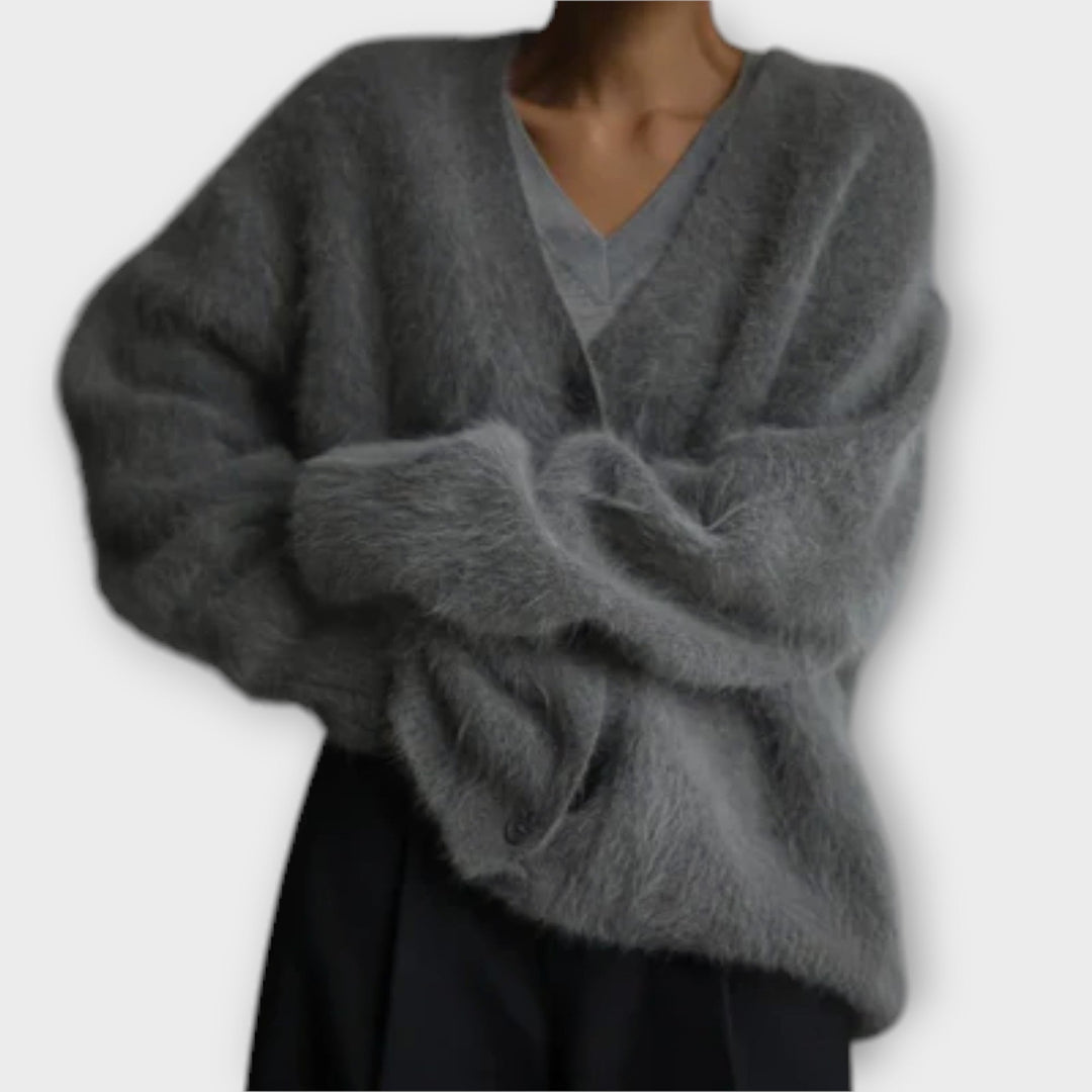 Dahlia - Eleganter Cardigan aus beigem Kunstfell