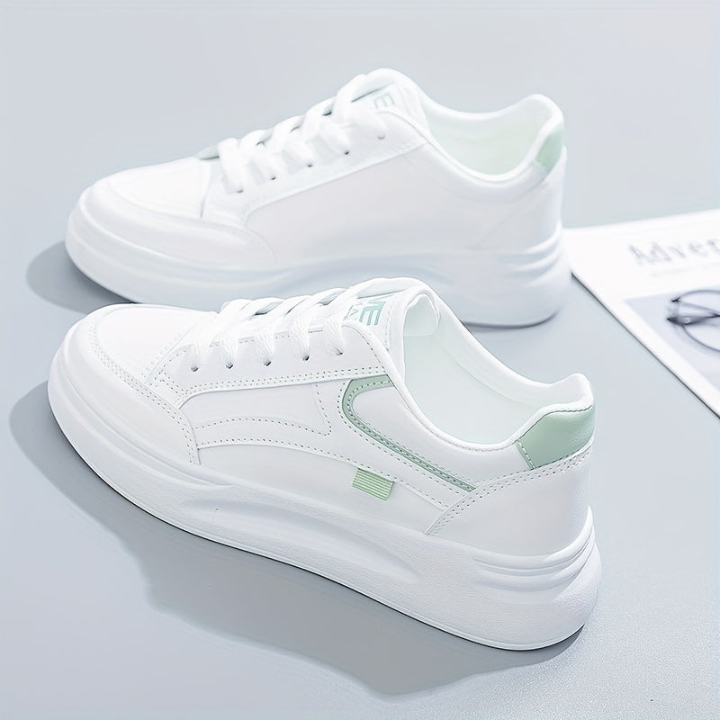 Schicke weiße Sneakers mit leichtem Komfort