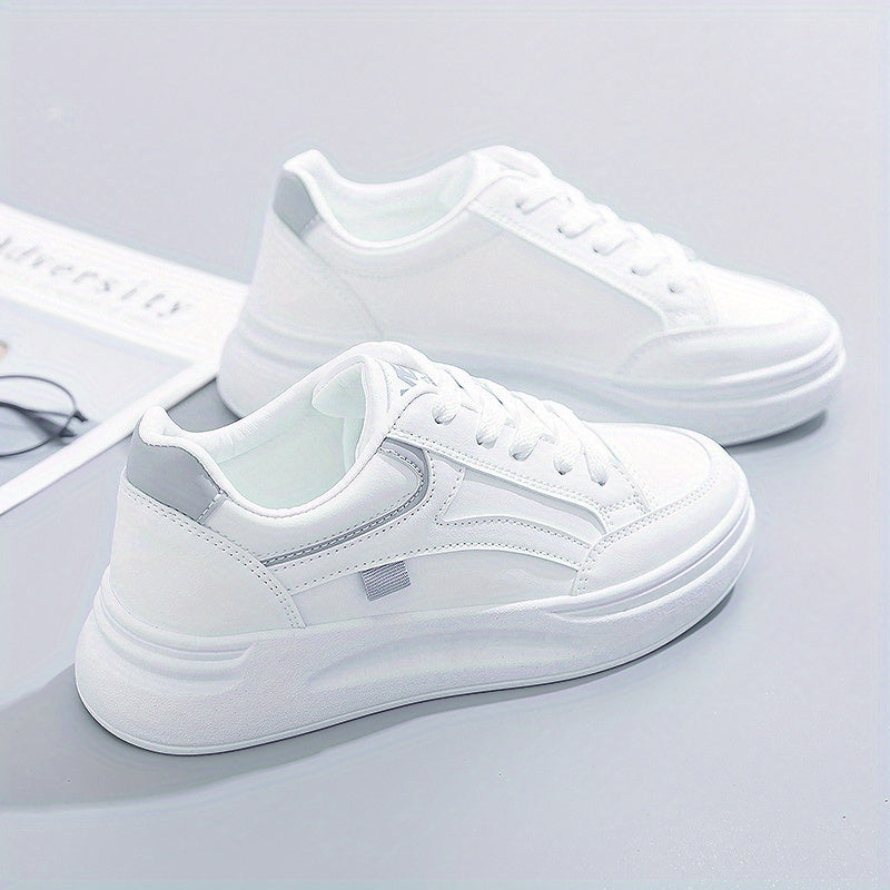 Schicke weiße Sneakers mit leichtem Komfort