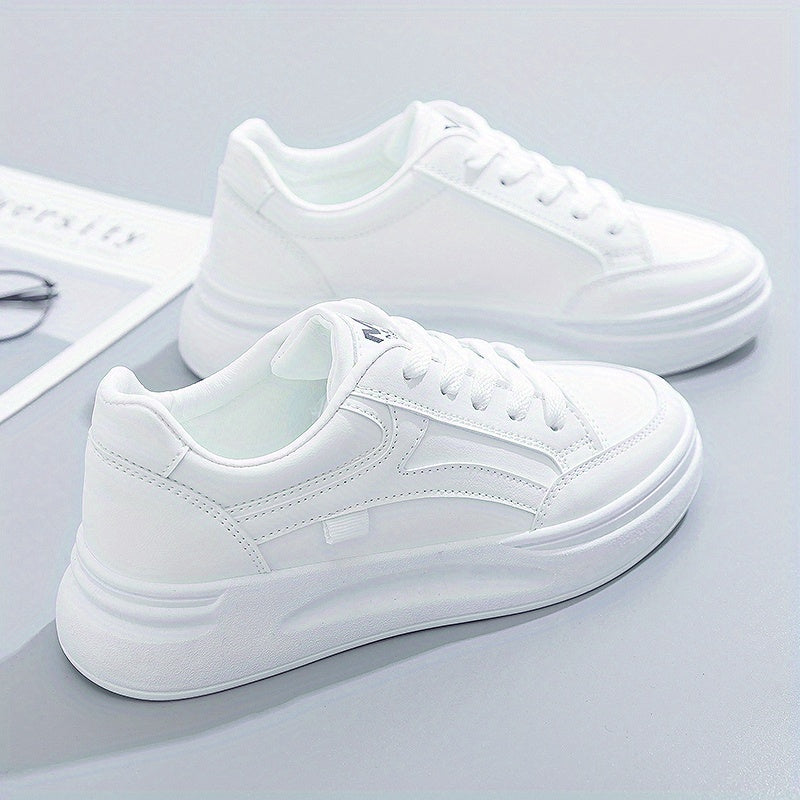 Schicke weiße Sneakers mit leichtem Komfort