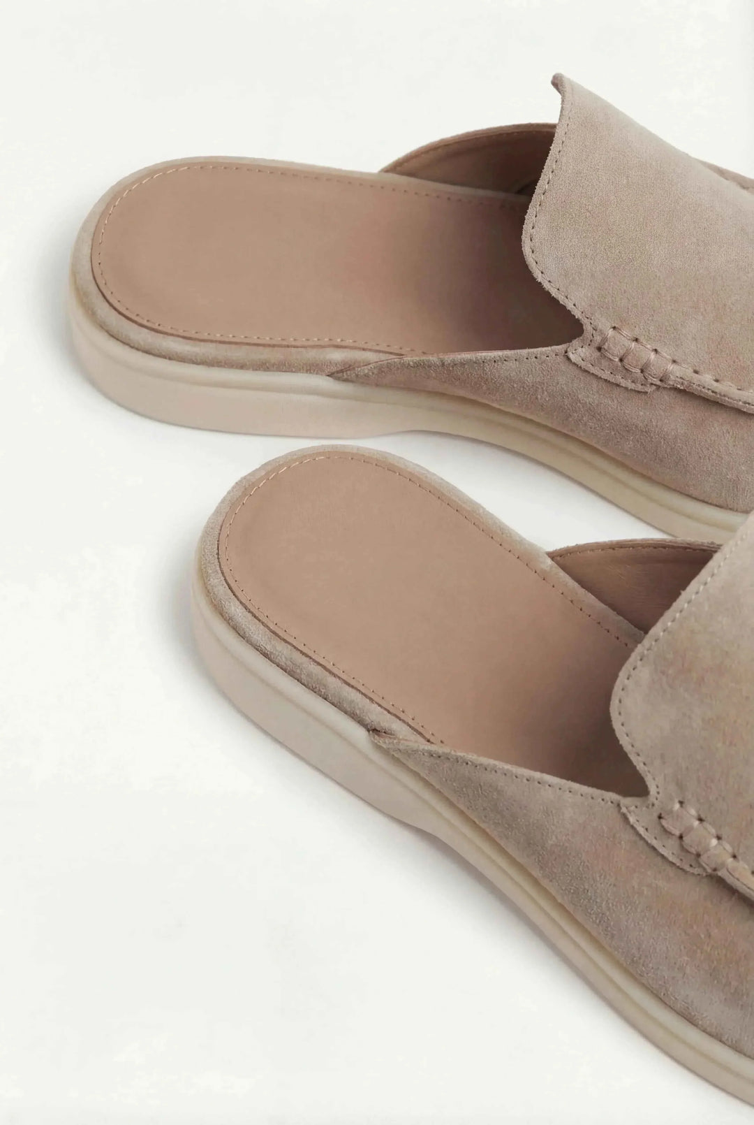 Mule Yacht in Suède Beige