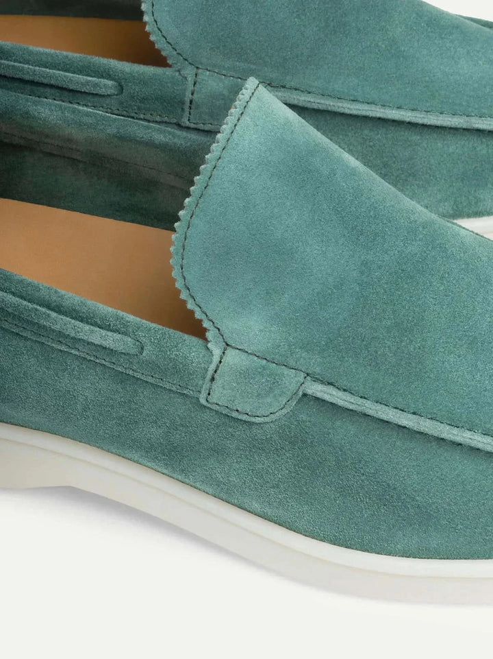 Klassischer Mokassin aus blauer Suede Apple