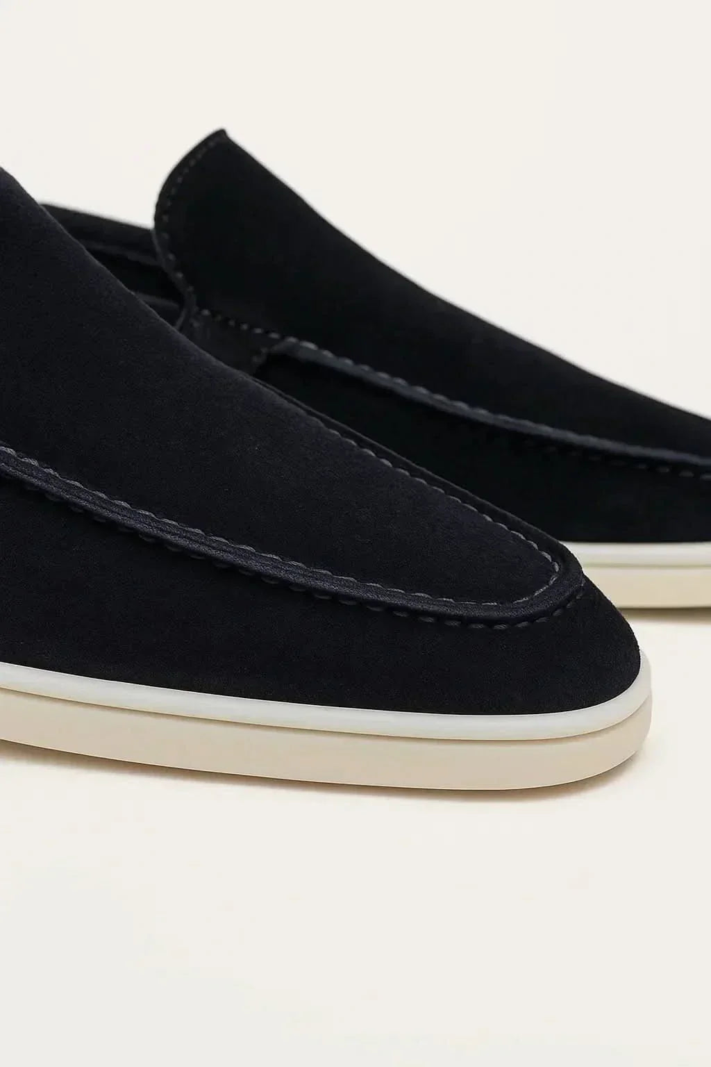 Klassischer Mokassin aus Navy Wildleder