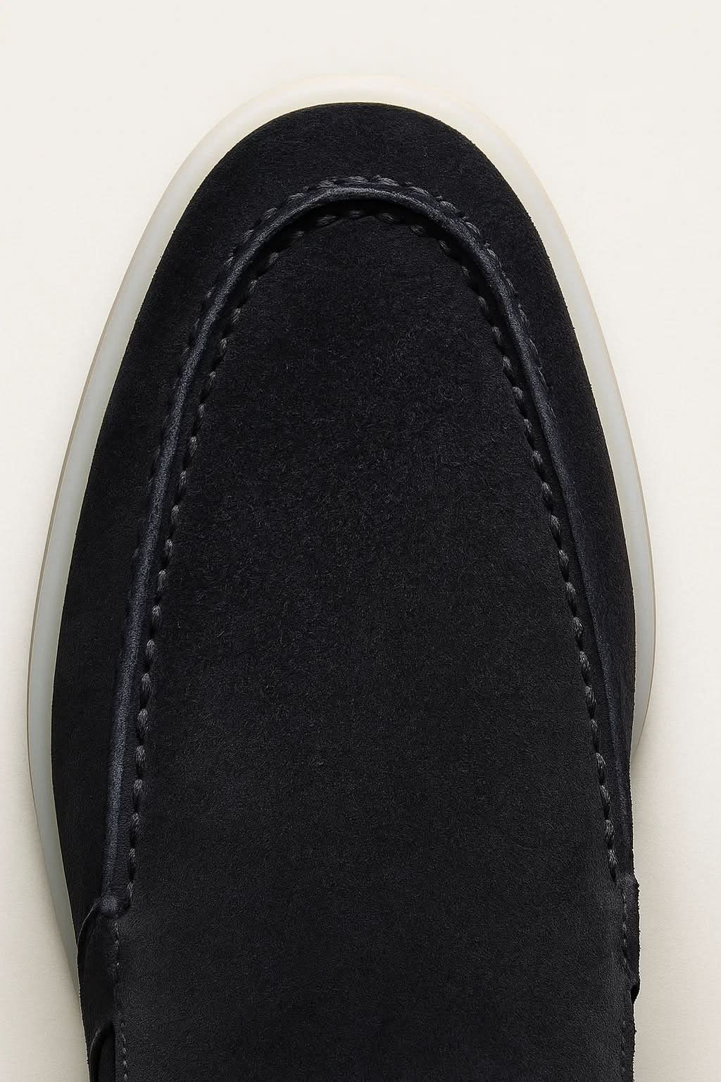 Klassischer Mokassin aus Navy Wildleder
